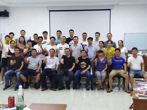 一个合格的烤瓷技工应该具备什么样的素质