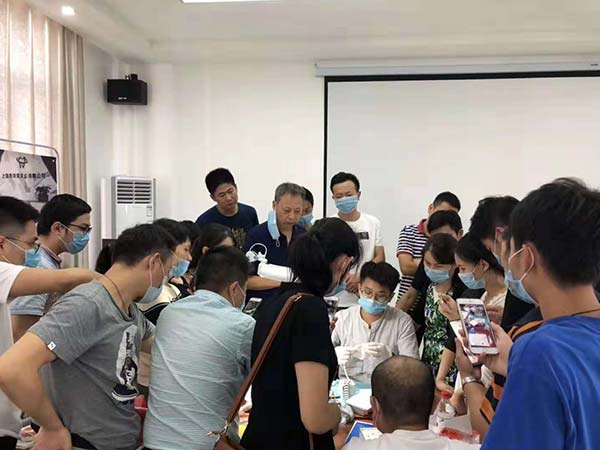 金属加强材料放置的位置和形式